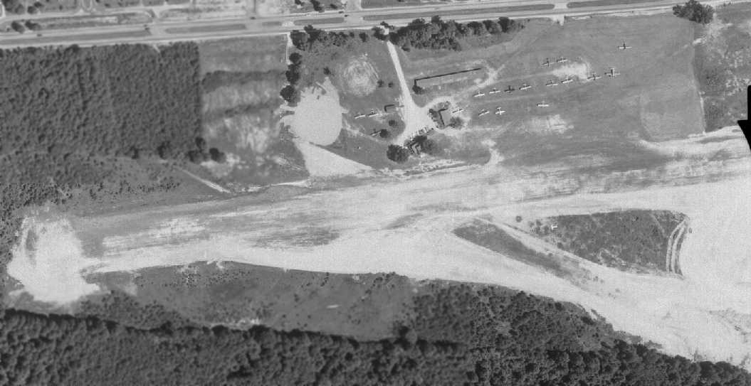 Falls Church Airpark 1951 USGS aerial view.jpg
