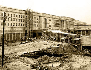 Pentagon Construction #2 1942.jpg