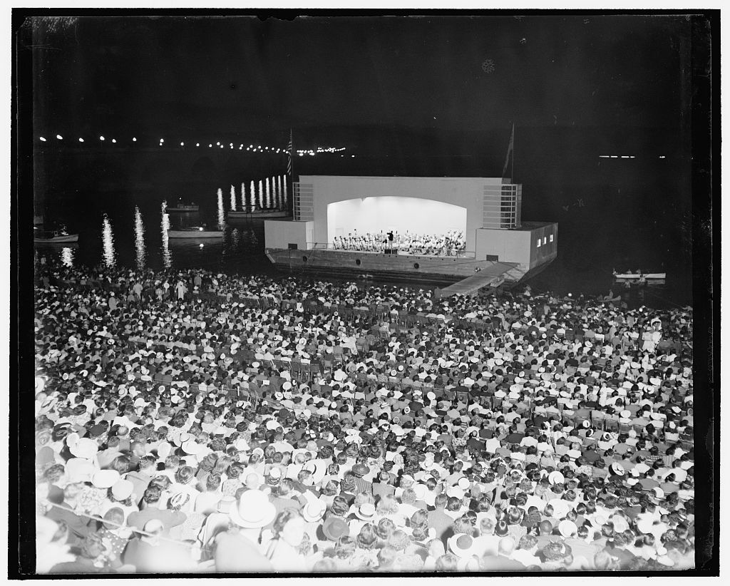 Outdoor Concert 1939.jpg