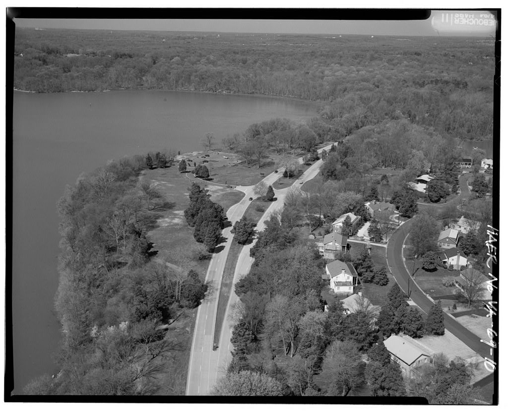 AERIAL VIEW OF RIVERSIDE PICNIC AREA AND 'SAFETY FLARED' INTERSECTION LOOKING WEST. - George Washington Memorial Parkway.jpg