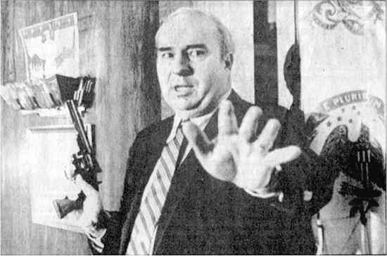 R._Budd_Dwyer,_moments_before_the_end.jpg